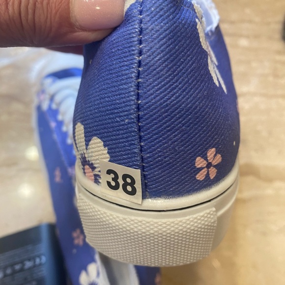 Flowered tennis style shoes. Please see size comment in description - Picture 4 of 6